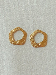 Bagstykke hamret ring i messing fra Winther Design