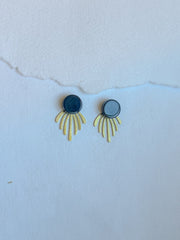 Sort dot med bagstykke i messing, frynse, fra Winther Design