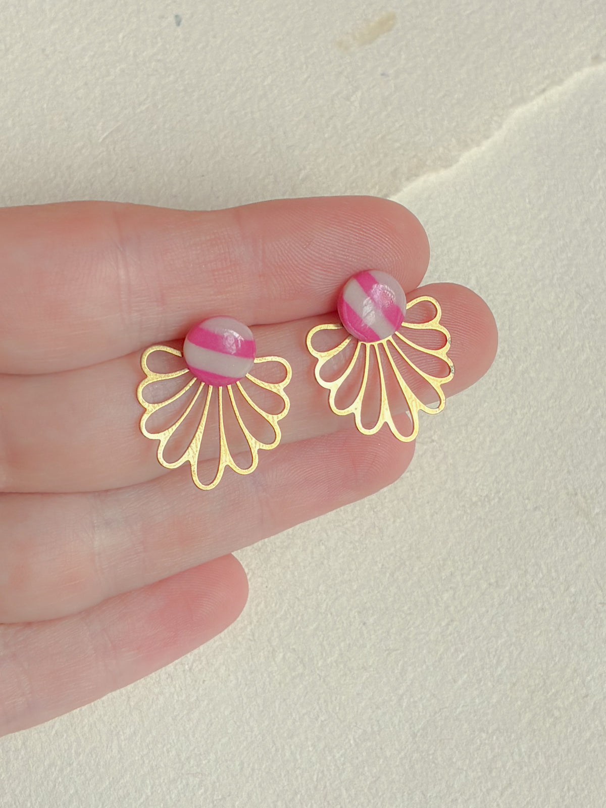 Stribet dot med bagstykke i messing, floral, fra Winther Design