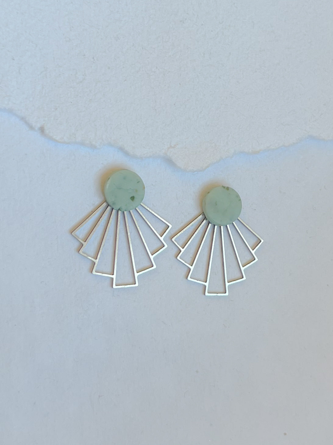 Mint grøn dot med bagstykke i stål, wavey, fra Winther Design