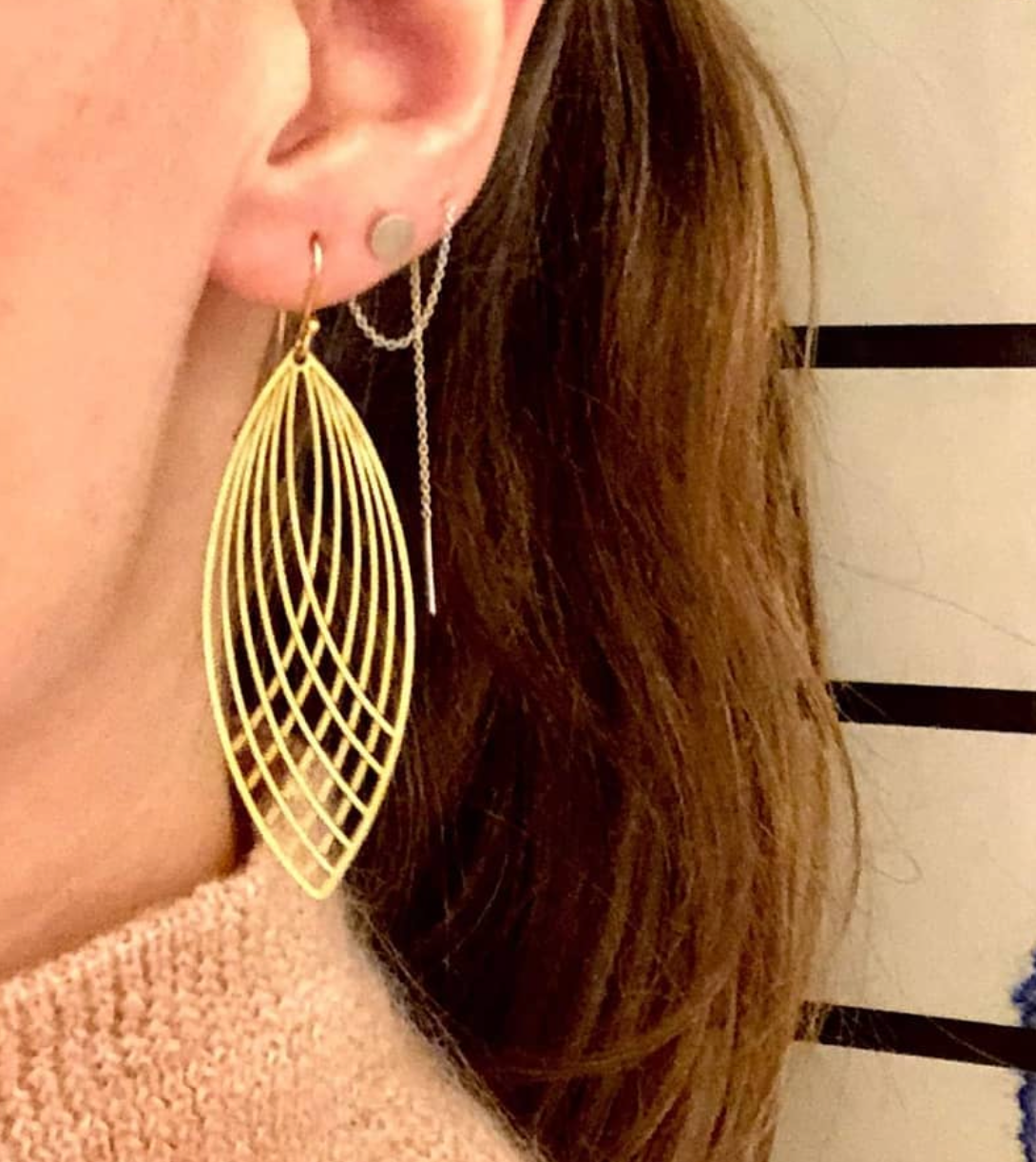 Daria, statement øreringe i akryl og messing fra Winther Design